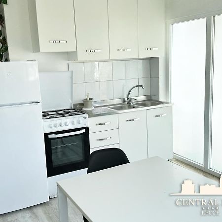 Апартаменти Lecce Central Flat - Attico Con Patio E Parcheggio Privato Екстер'єр фото