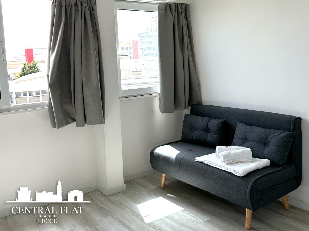Апартаменти Lecce Central Flat - Attico Con Patio E Parcheggio Privato Екстер'єр фото