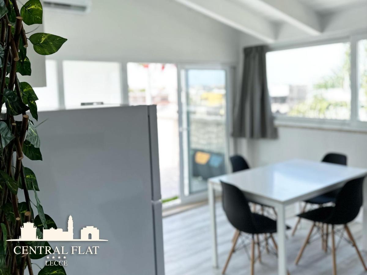 Апартаменти Lecce Central Flat - Attico Con Patio E Parcheggio Privato Екстер'єр фото